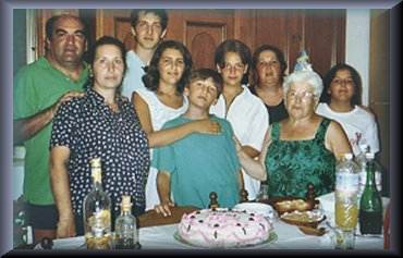 Ciro, Giorgio, Michele, Matilde, Mariagrazia e Rosaria Caccia, Giulia Francione e Nina Meola